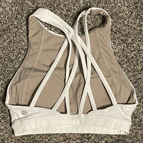 Lululemon Free To Be Serene Bra High Neck Light Support C/D Cup • White • Size 2 - Picture 2 of 8